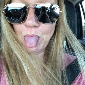 Meet your Posher, Posh